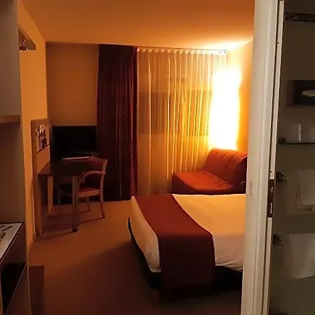 Hotel Express Grenoble-bernin 3*